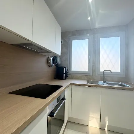 Διαμέρισμα 2ch Avec Terrasse A 400m De La